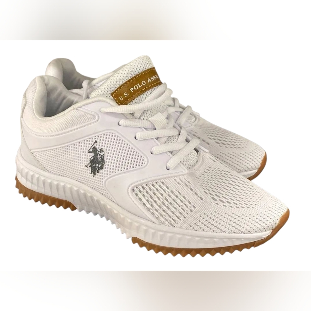 NWT U.S. Polo Assn. Cream Sneakers
